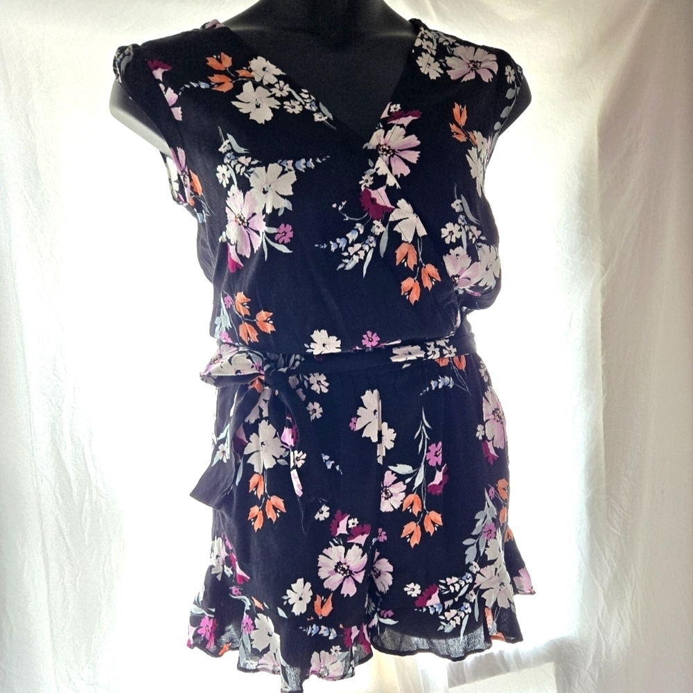 Pretty Floral LOFT Romper EUC - Picture 2 of 12